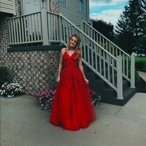 sherri hill appliqué red rose prom dress